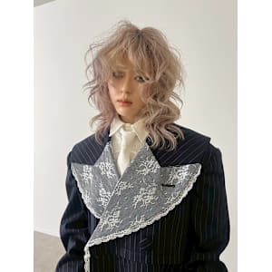 ホワイトベージュ　ケアブリーチ　ブリーチカラー　表参道/原宿 - Null 表参道本店 デザインカラー/ダブルカラー【ヌル】掲載中