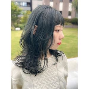 フェイスレイヤー&オン眉/ミディアム/顔周りカット