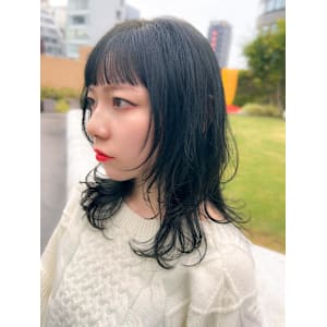 フェイスレイヤー&オン眉/ミディアム/顔周りカット