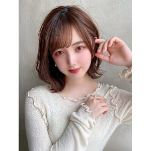 2wayバングで小顔に見えるフェイスレイヤーで作るくびれヘア