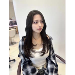 暗めカラー　艶髪　艶トリートメント　レイヤーカット　韓国風
