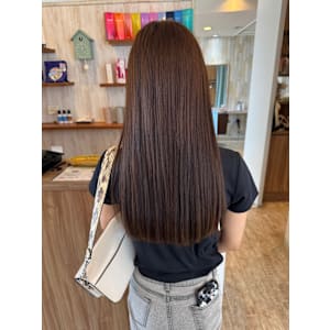 モカブラウンカラー似合わせカットロング - Salut by IZA【サリューバイイザ】掲載中