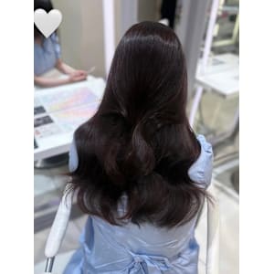 センター分けくびれヘア前髪ロングレイヤー韓国ヘアブラウン