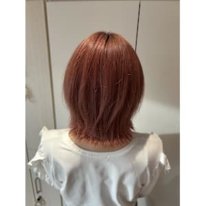 ハイトーン外はねボブ