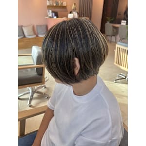 地毛ハイライト/白髪ぼかし/抜きっぱなしハイライト