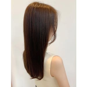 艶感重視のグレージュカラー