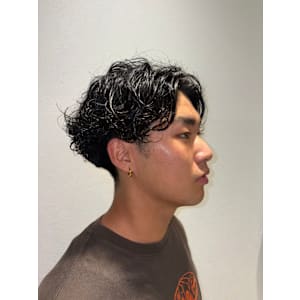 動きをプラスした毛流れパーマ【三軒茶屋】