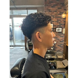 極道パーマ - @110 BARBER SHOP CONTINENTAL【ワンワンオー バーバー ショップ コンチネンタル】掲載中