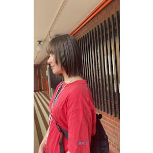 ボブとオリーブベージュ