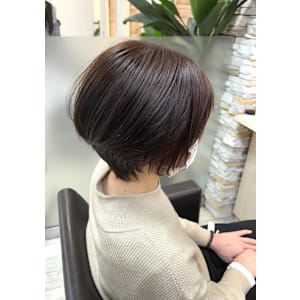 大人美人艶カラーベージュ小顔カット透明感ショートボブ