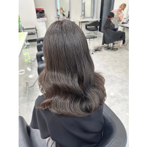 韓国風レイヤーカット【銀座駅/学割U24/前髪カット】