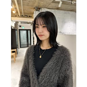 オリーブグレーオリーブグレージュ透明感カラーボブ