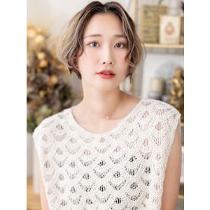 パラパラブリーチくせ毛風抜け感ショートボブ　プレイングカラー - COVER HAIR & SPA bliss【カバーヘア アンド スパ ブリス】浦和/浦和西口店【カバー ヘア アンド スパ ブリス ウラワ ウラワニシグチテン】掲載中