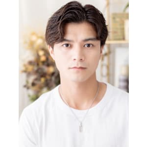 ビジネスにも◎黒髪リバースセンターパート　ツーブロパーマ - COVER HAIR & SPA bliss【カバーヘア アンド スパ ブリス】浦和/浦和西口店【カバー ヘア アンド スパ ブリス ウラワ ウラワニシグチテン】掲載中