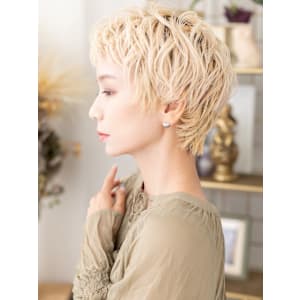 フレンチカジュアルマッシュショートパーマ　シルバーベージュ - COVER HAIR bliss【カバーヘア ブリス】上尾/上尾西口店【カバーヘアブリス アゲオ アゲオニシグチテン】掲載中