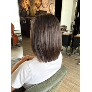 ブリーチなしで透明感　アッシュブラウン