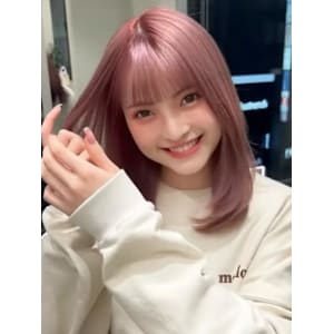 ピンクベージュ