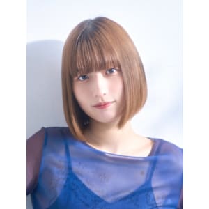 【La fith】ミディアムストレート×切りっぱなしボブ