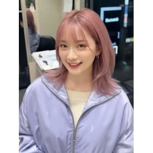 ピンクベージュ