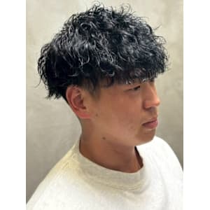 ツイストスパイラルパーマ ツーブロック 20代 刈り上げ - 完全個室 THIS IS BARBER 3rd【カンゼンコシツ ディスイズバーバーサード】掲載中