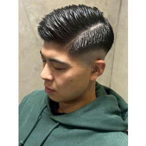 スキンフェード 七三分け サイドパート 20代 ツーブロック - 完全個室 THIS IS BARBER 3rd【カンゼンコシツ ディスイズバーバーサード】掲載中