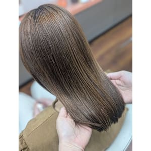 季節の変わり目は、髪のパサつきや広がりが気になる時期ですよね - リリー美容室【リリービヨウシツ】掲載中