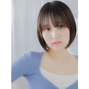 ダークアッシュ小顔切りっぱなしミニボブ　ヘイリーボブ