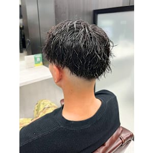 刈り上げ スキンフェード ツイストスパイラル