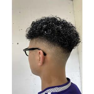 ハードパーマ×メンズフェード - Lourdes hair design【ルルドヘアーデザイン】掲載中