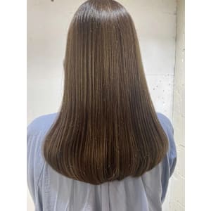 ミディアムベージュカラー