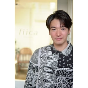 ３０代４０代大人メンズ髪型自然なアップバングスタイル - 髪質改善 fiica【カミシツカイゼン フィーカ】掲載中