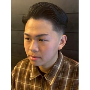 七三分け フェードカット 毛流れパーマ 黒髪ショート - THIS IS BARBER 2nd【ディスイズバーバーセカンド】掲載中