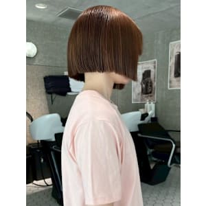 ベージュ ボブ 20代 艶カラー 美髪