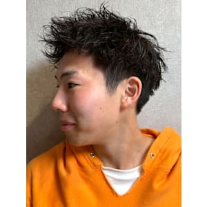 ツイスパ アップバング 束感 ショートパーマ 刈り上げ