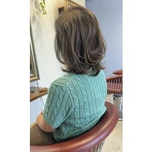 ミディアムレイヤーカット - Lourdes hair design【ルルドヘアーデザイン】掲載中
