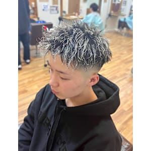 アップバングホワイトハイライトツイスパ - hair studio Romeo【ロメオ】掲載中