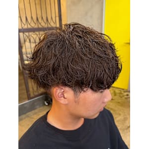 メンズマッシュカットツーブロックスパイラルシャドウパーマ