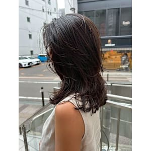 ミディアムウルフ　レイヤーカット