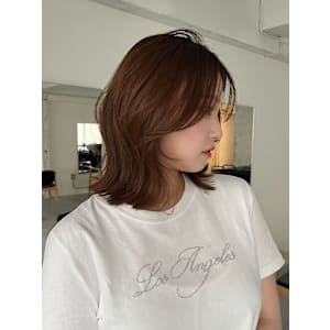 ミディアムレイヤーくびれヘア韓国ヘアミルクブラウン