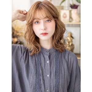 外国人風イヤリングカラーくびれパーマミディ　チャンモリパーマ - COVER HAIR & SPA bliss【カバーヘア アンド スパ ブリス】浦和/浦和西口店【カバー ヘア アンド スパ ブリス ウラワ ウラワニシグチテン】掲載中