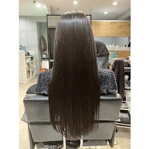 艶々ストレート - newi 池袋【ネウィ イケブクロ】掲載中