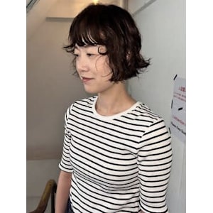 前上がりボブ × パーマ