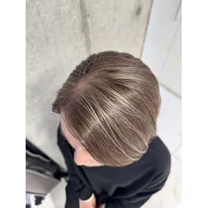 白髪率40%の白髪ぼかし/ミルクティーベージュ - sweep 平尾【スウィープ　ヒラオ】掲載中