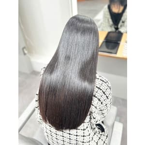 【Elsa 神戸・三宮】圧倒的艶髪ヘア/ 弱酸性縮毛矯正