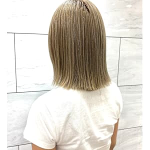 カーキグレージュ