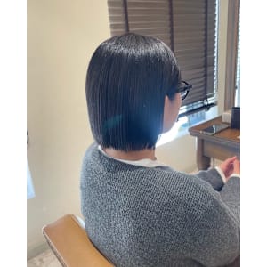 カット&カラー専門店 miret×スタイル