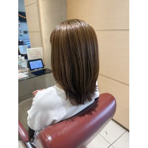 オリーブベージュのくびれレイヤー - EMU international 春日部本店【エムインターナショナル】掲載中