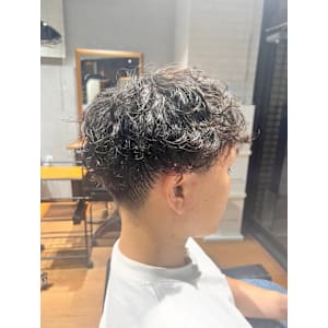 ツーブロック×無造作スパイラルパーマ