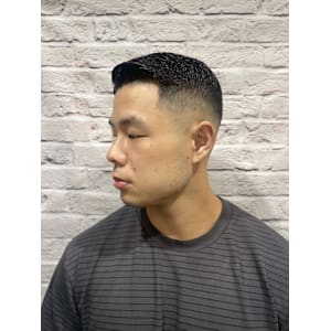 サイドパートスキンフェード - グレイスフルバーバー プラチナム【グレイスフルバーバー プラチナム】掲載中