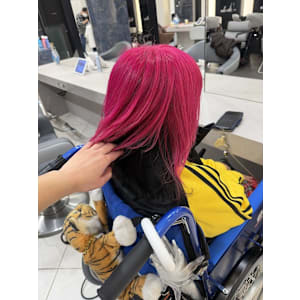 【鮮烈な個性】ビビッドピンクのインナーカラー / 派手色 - HAIR & MAKE EARTH 高田馬場店【ヘアメイクアース タカダノババテン】掲載中